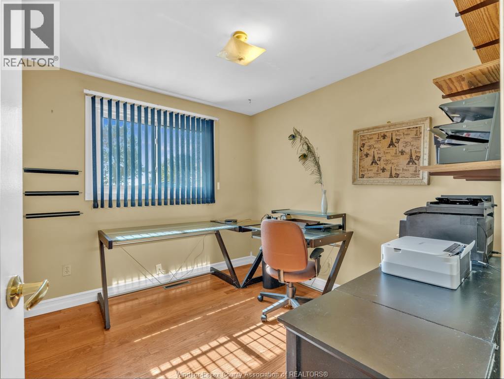920 Essex Road 14 — photo 16