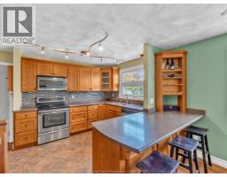 Family room/Fireplace - 920 Essex Road 14, Leamington, ON N8H3V8 Photo 7