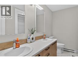 62 Aime Street, photo 17