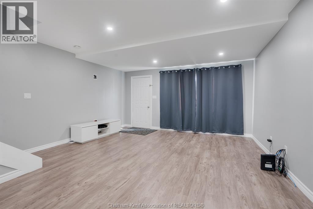32 Foster STREET - 13