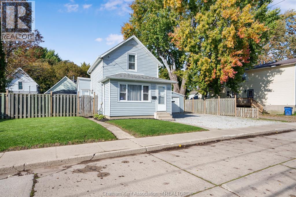 32 Foster STREET, Chatham — photo 2