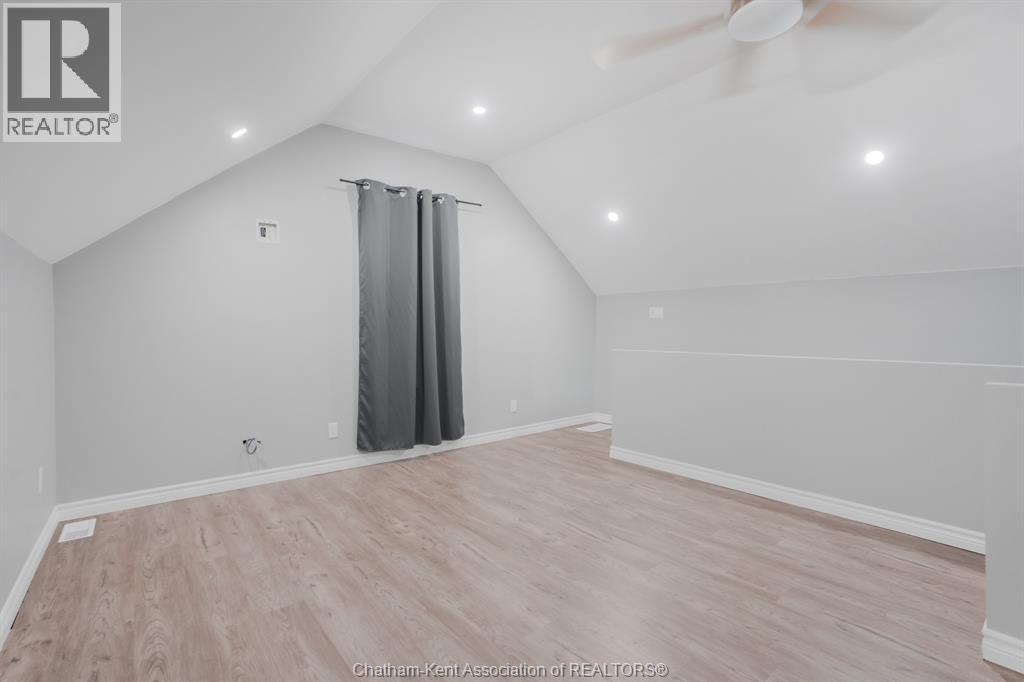32 Foster Street — photo 27