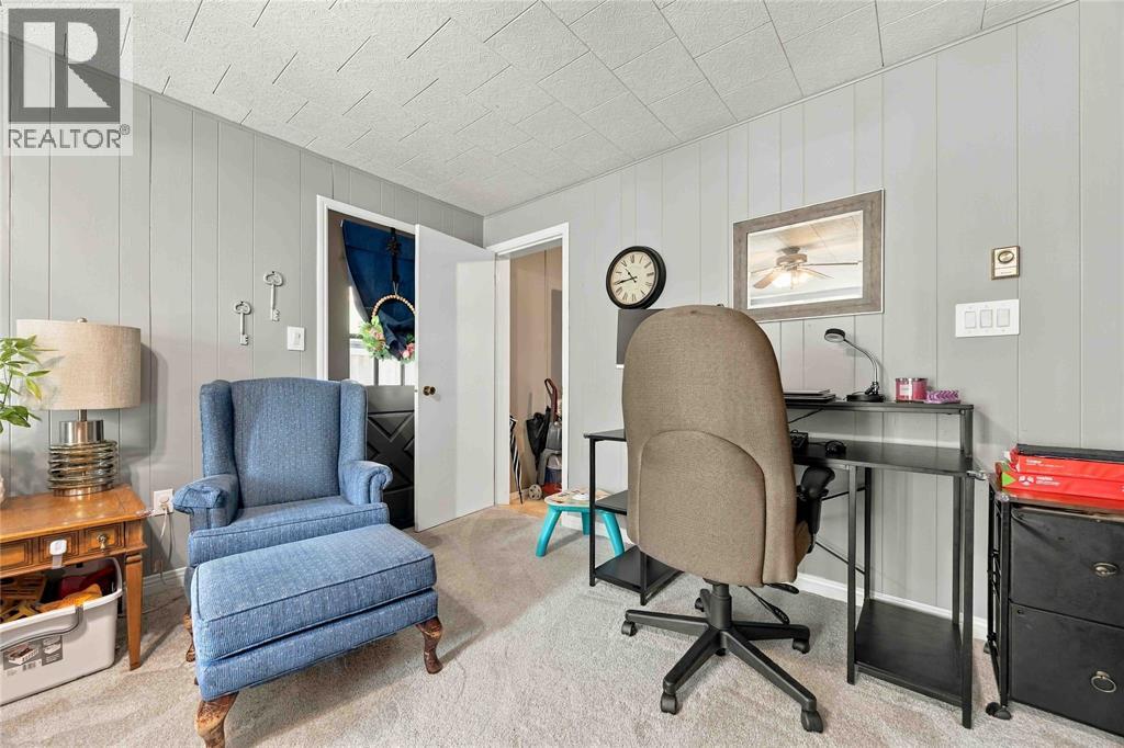 914 Retlaw DRIVE - 25