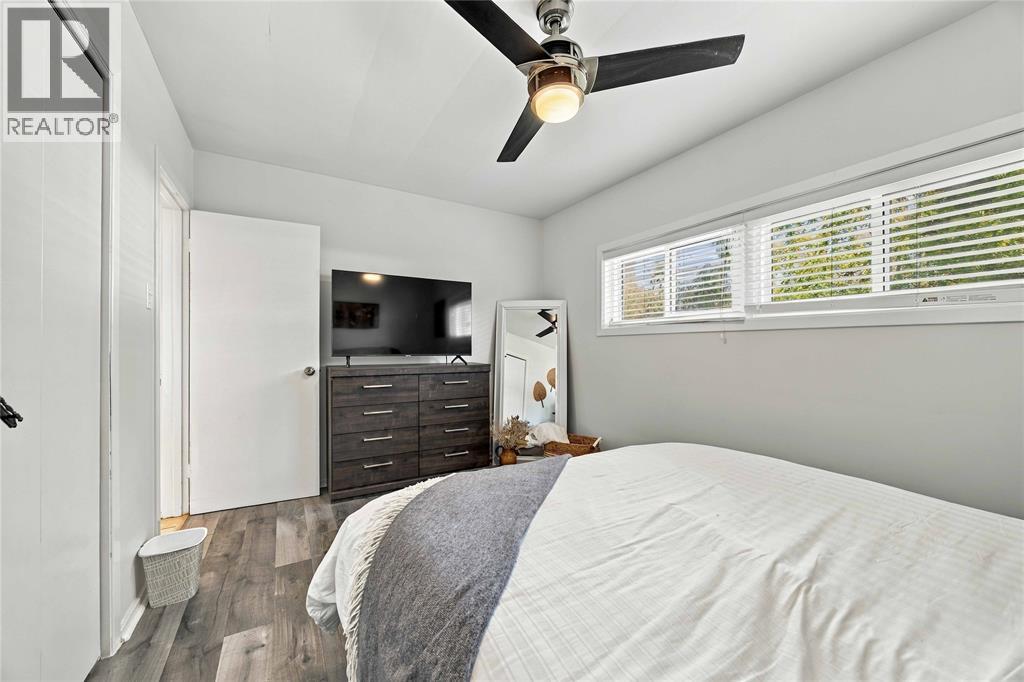 914 Retlaw DRIVE - 16
