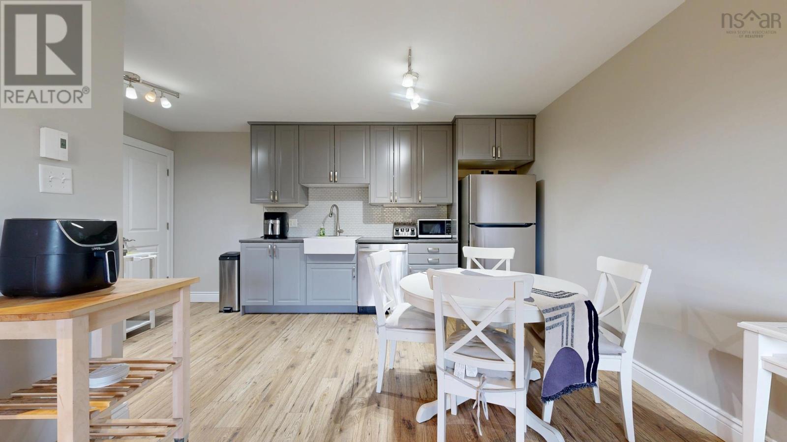#813 8 Blomidon Terrace - 16