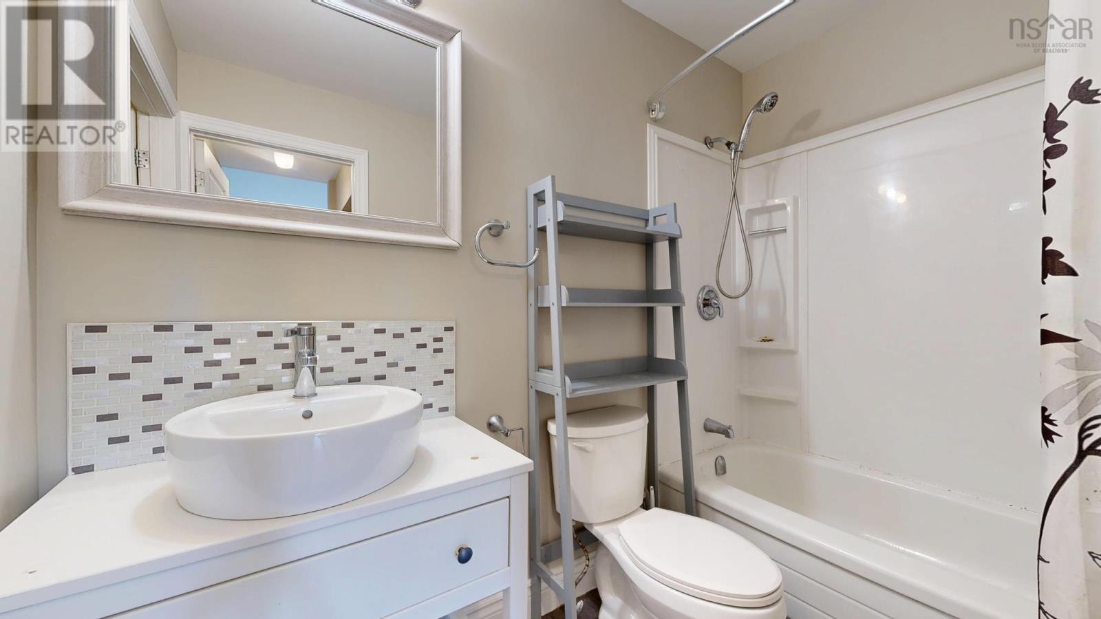 #813 8 Blomidon Terrace - 34