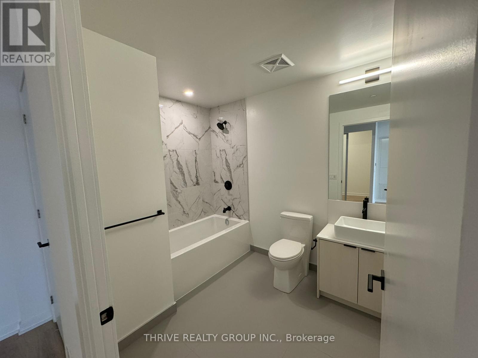 2307 - 10 GRAPHOPHONE GROVE, Toronto (Dovercourt-Wallace Emerson-Junction) — photo 8