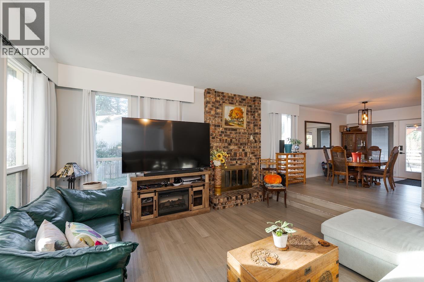 2941 OAKRIDGE CRESCENT - 4
