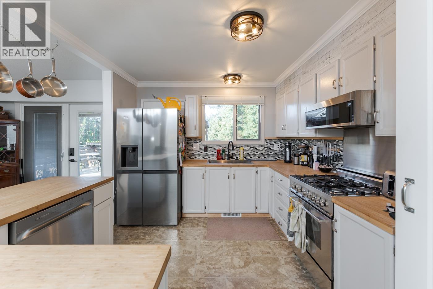 2941 OAKRIDGE CRESCENT - 7