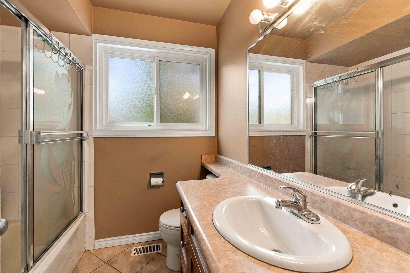 Photo of 6671 CARNCROSS CRESCENT 16