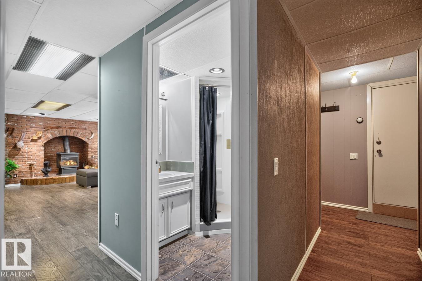 5502 48 Avenue, photo 34