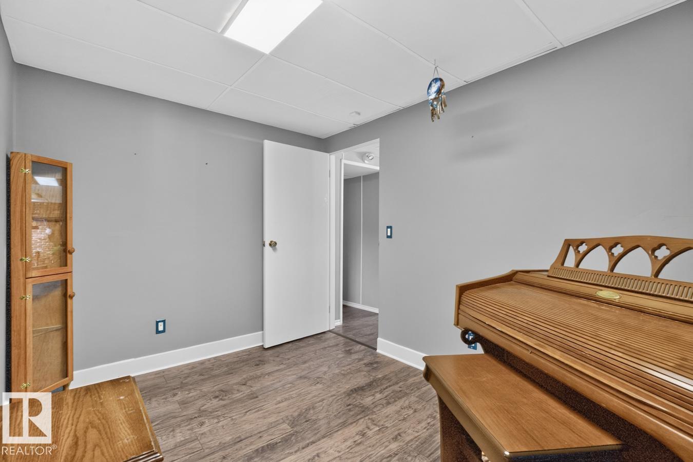 5502 48 Avenue, photo 37