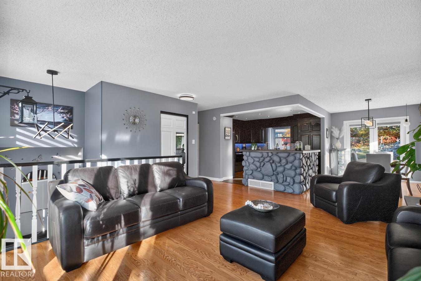 5502 48 Avenue, photo 7