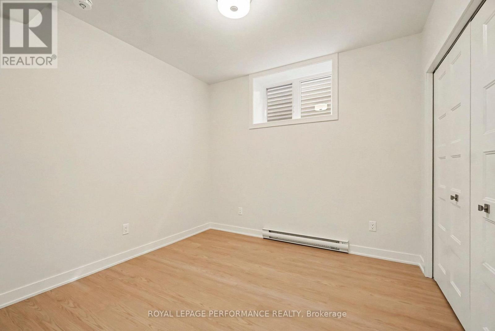 B - 275 SAM AVENUE, Russell — photo 11