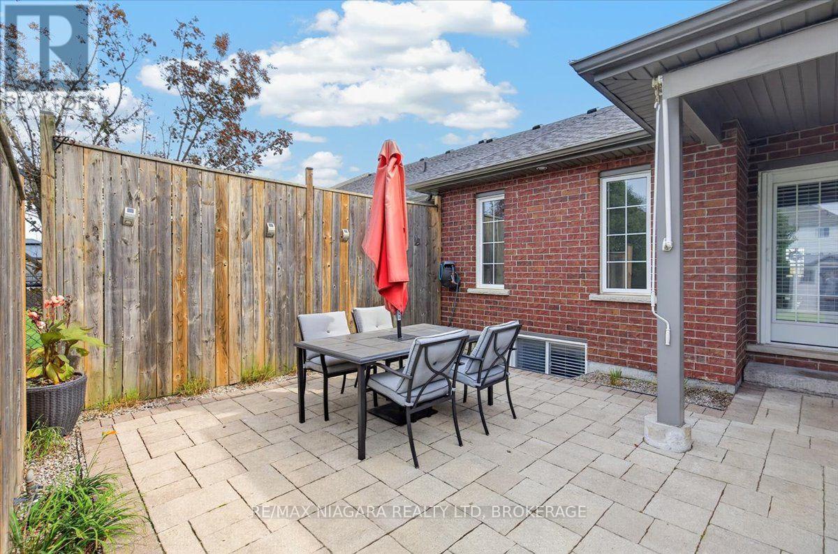 48 FALCON DRIVE - 12