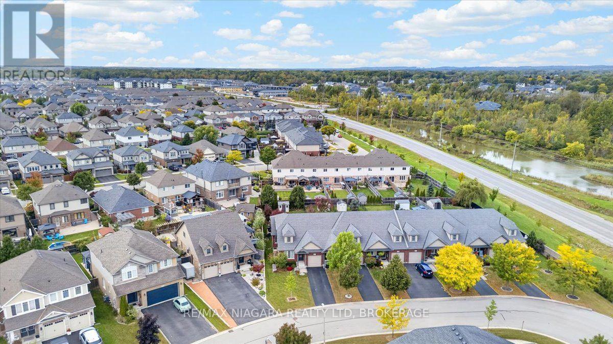 48 FALCON DRIVE - 17