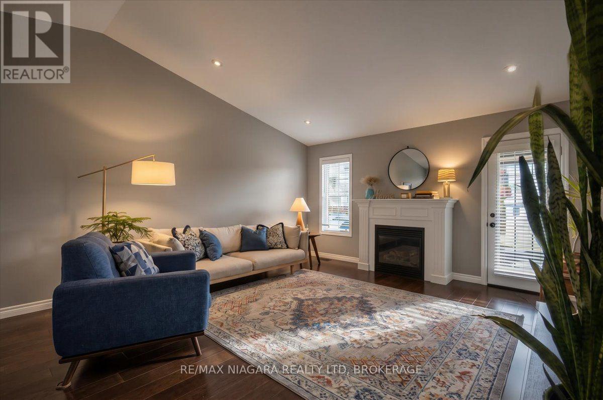 48 FALCON DRIVE - 26