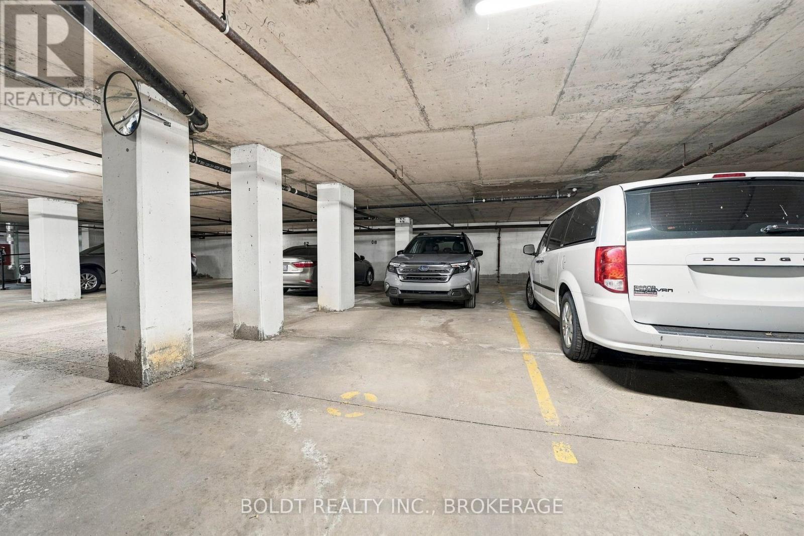 3 Towering Heights Boulevard — photo 32