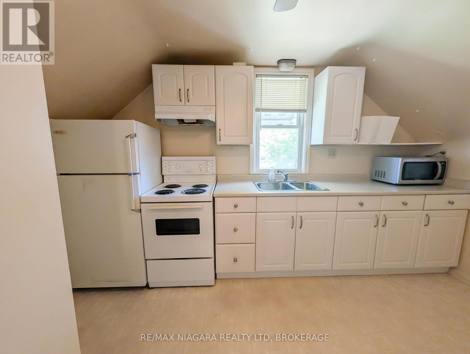 106 Haig Street — photo 15