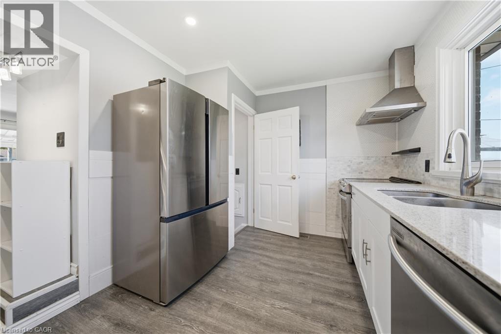 468 HIGHLAND Road E - 14
