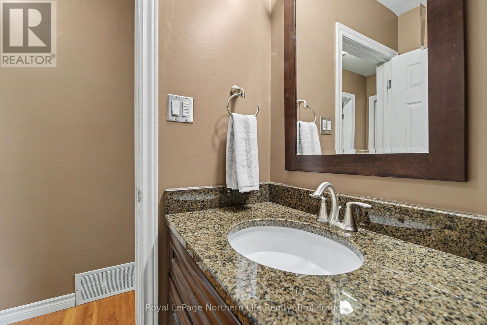 483 Aberdeen Avenue — photo 17