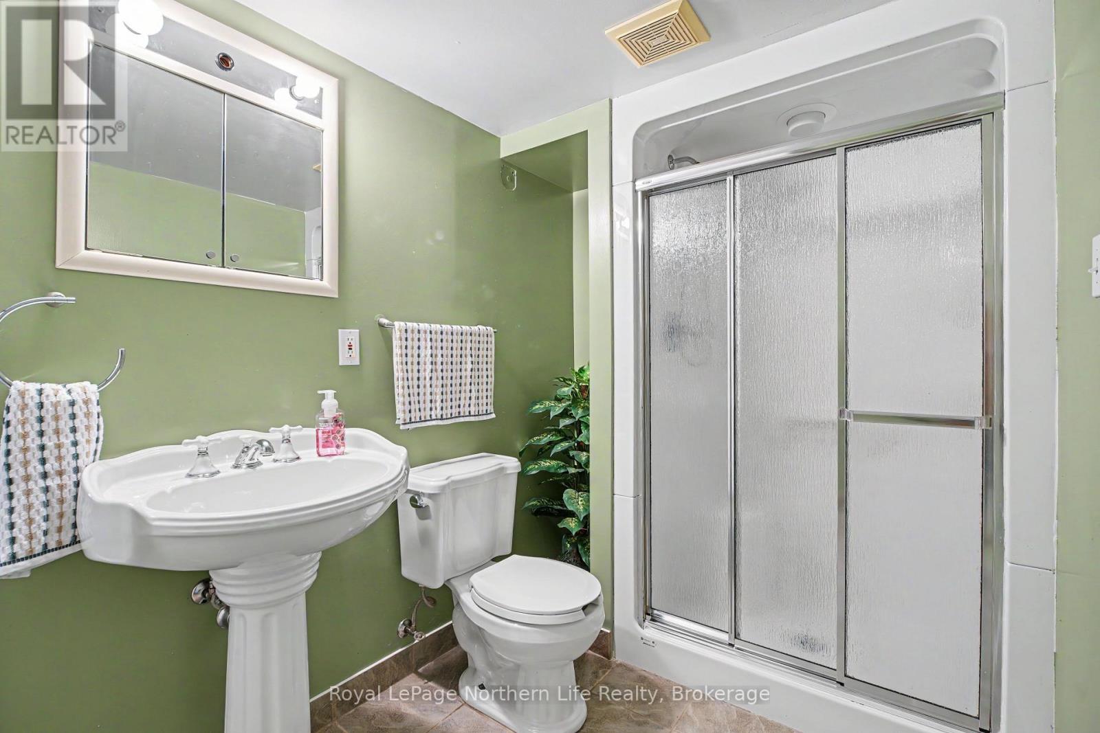 483 Aberdeen Avenue — photo 31