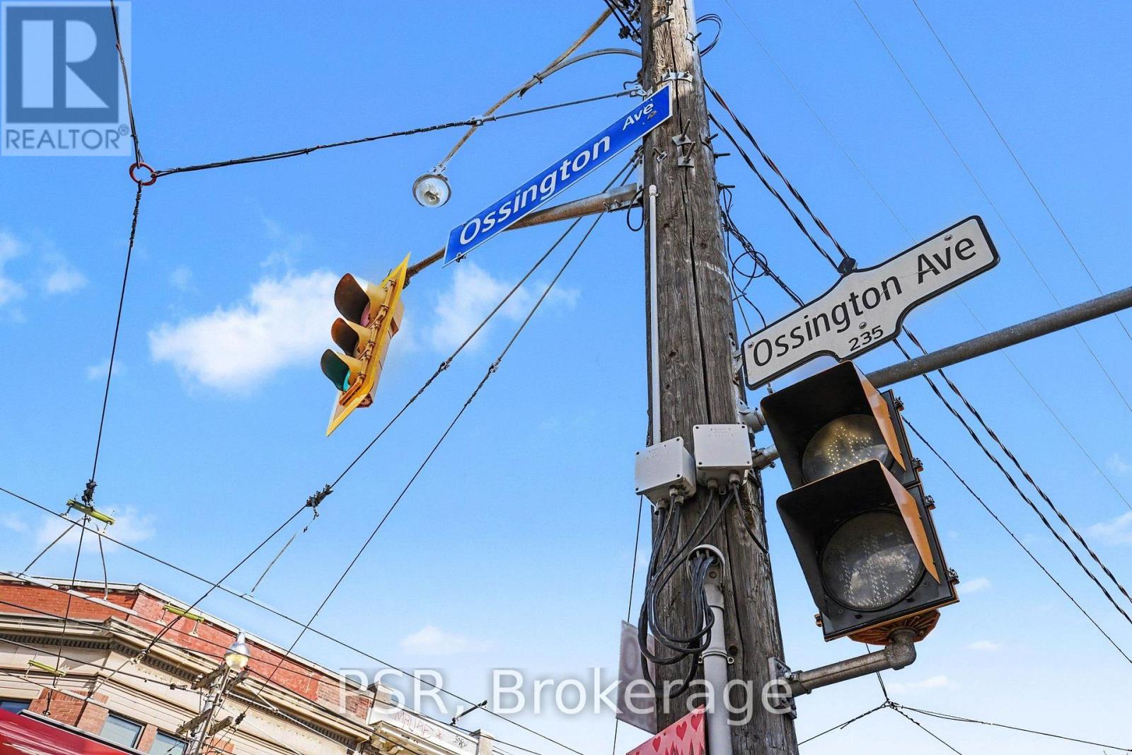 1171 Dundas Street — photo 15