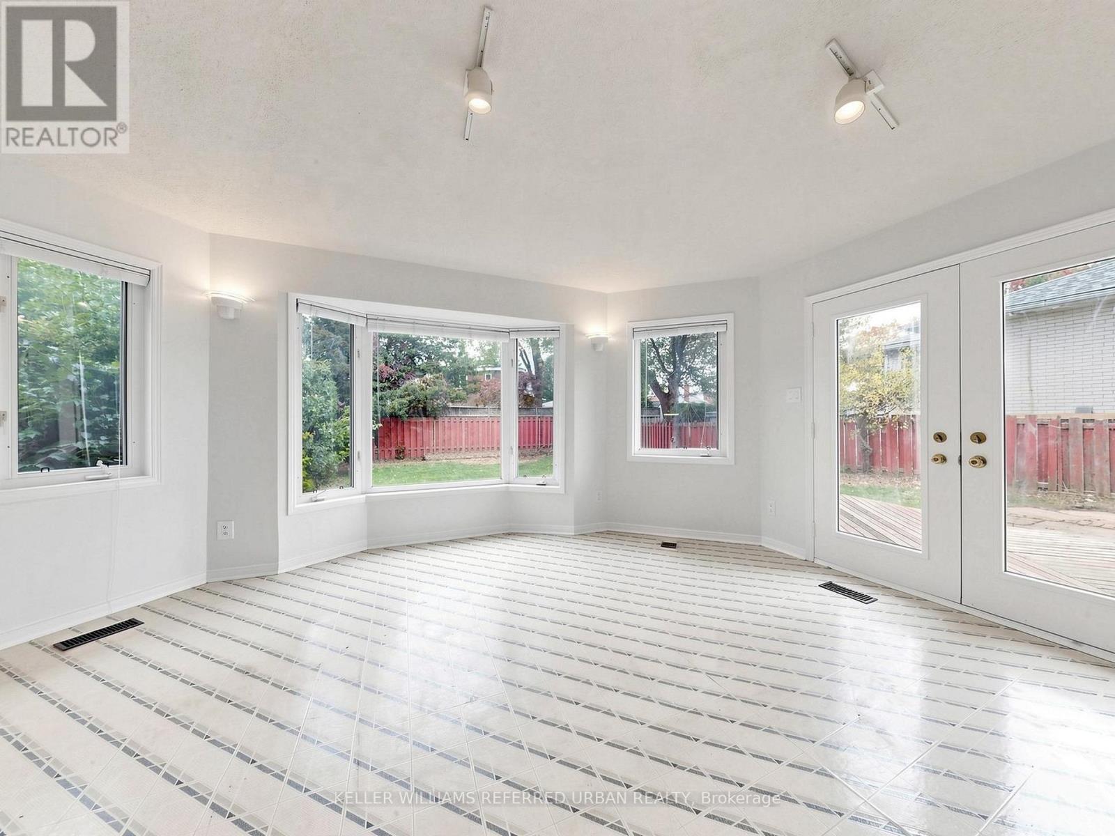 82 CROSSBOW CRESCENT - 18