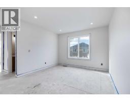 844 Hampshire Crescent NE - photo 24
