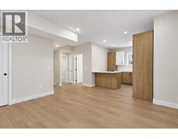 844 Hampshire Crescent NE - photo 41
