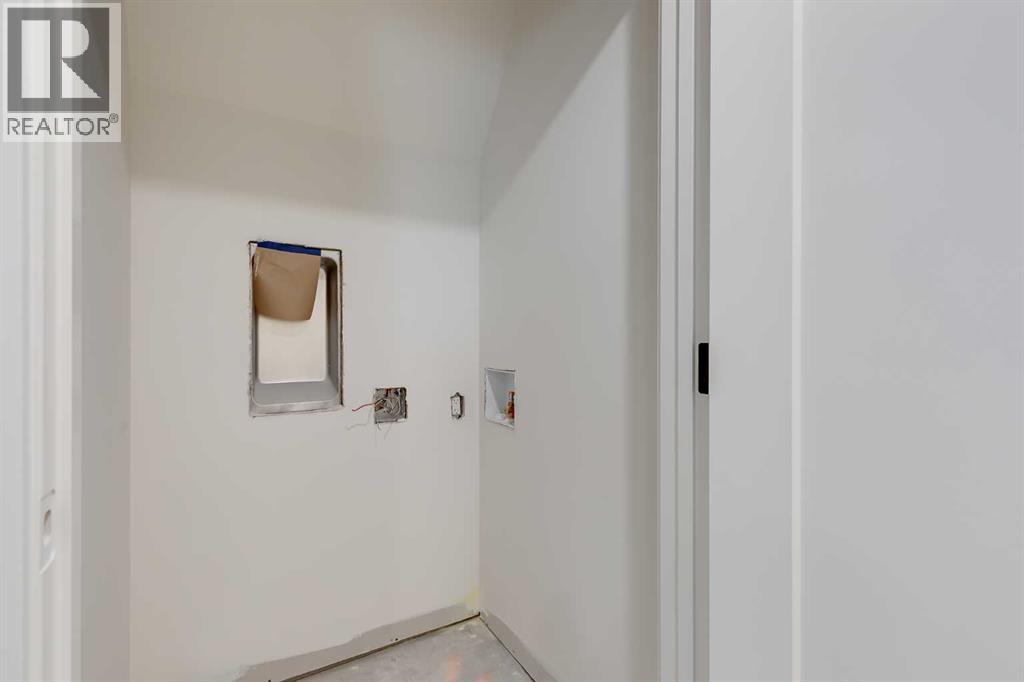 844 Hampshire Crescent NE, photo 44 of 47