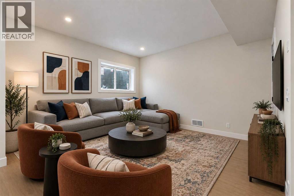 844 Hampshire Crescent NE, photo 39 of 47