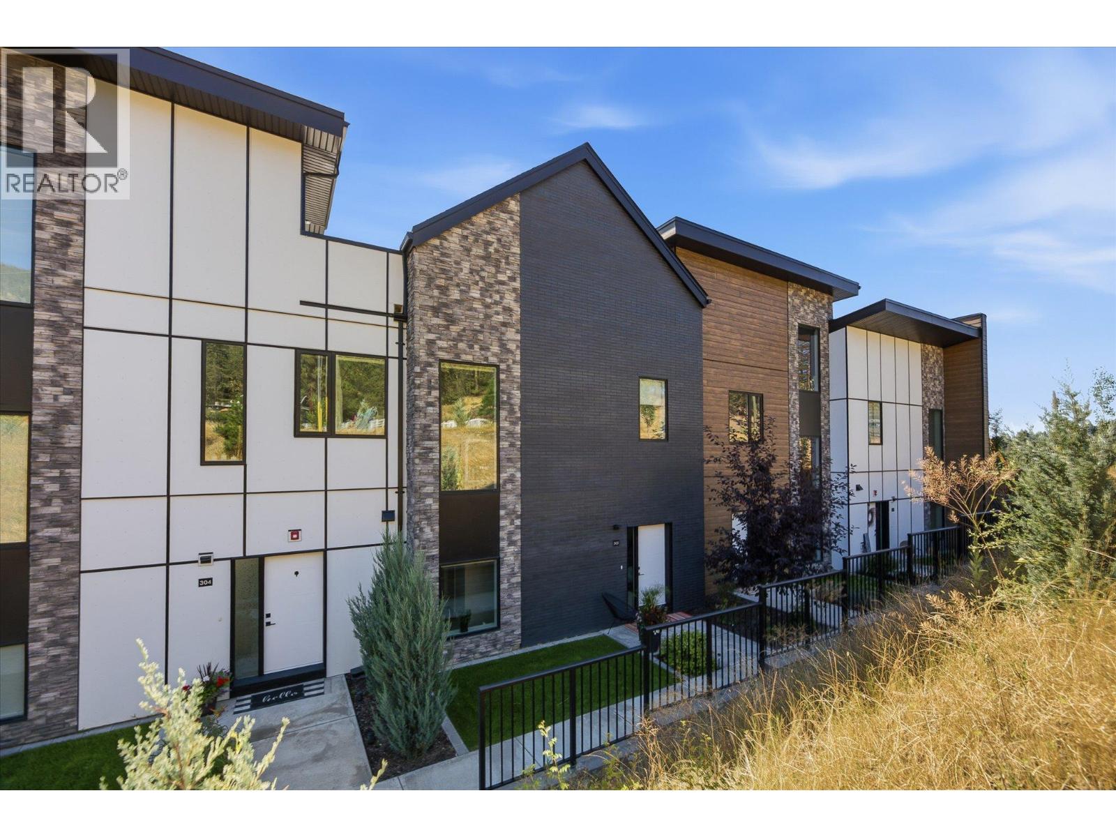 303 2735 SHANNON LAKE Road, West Kelowna