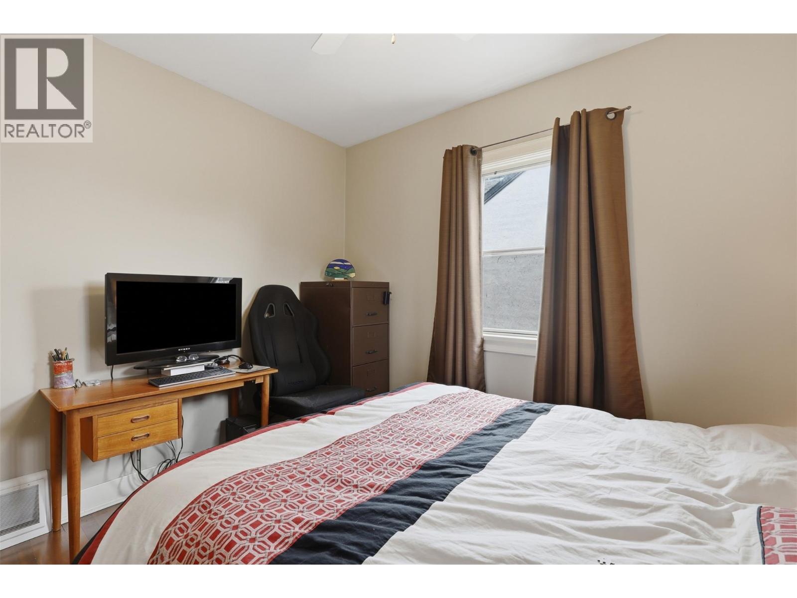 812 Columbia Street - 17