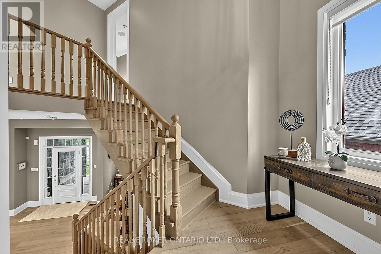 64 Manor Glen Crescent — photo 21