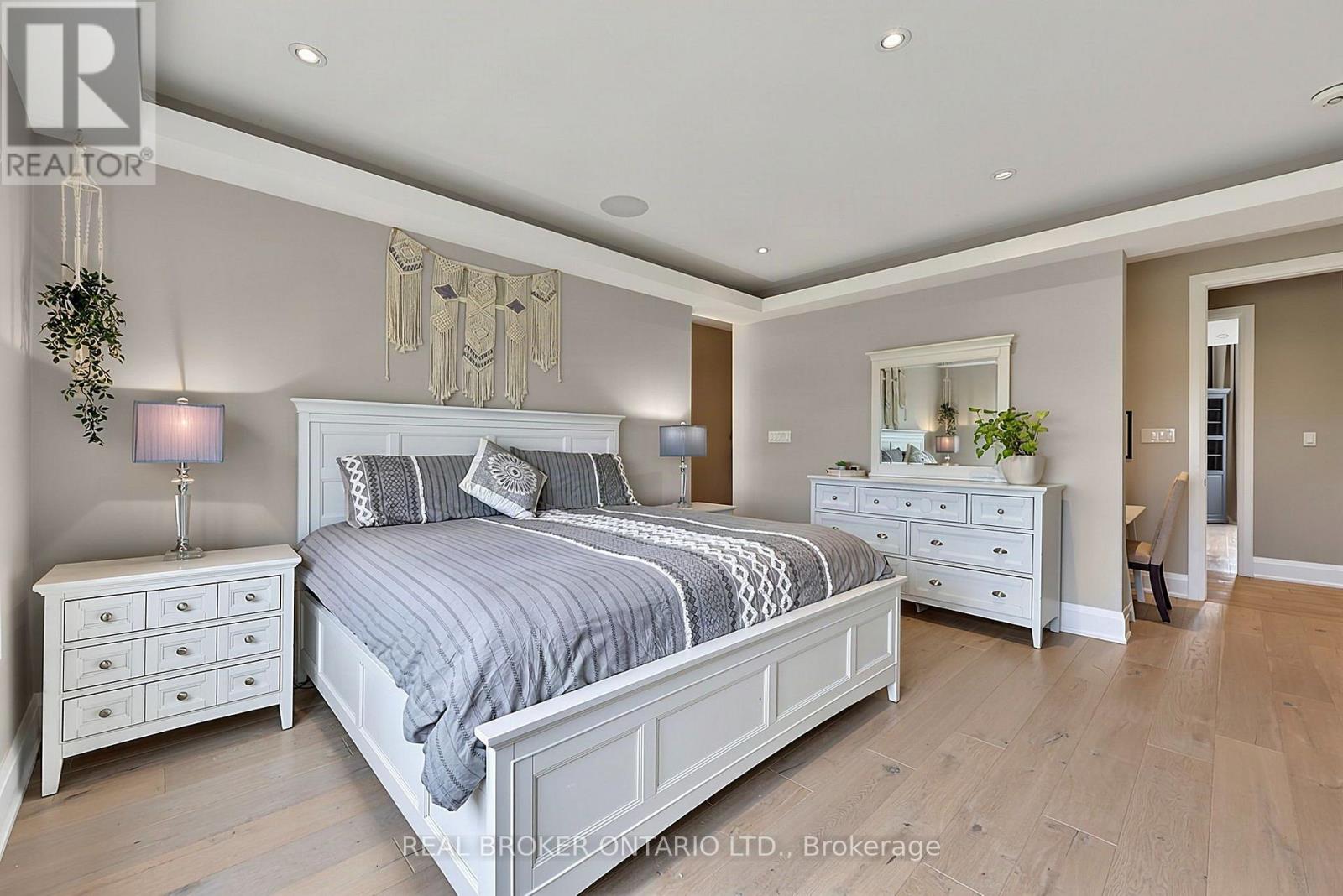 64 Manor Glen Crescent — photo 23