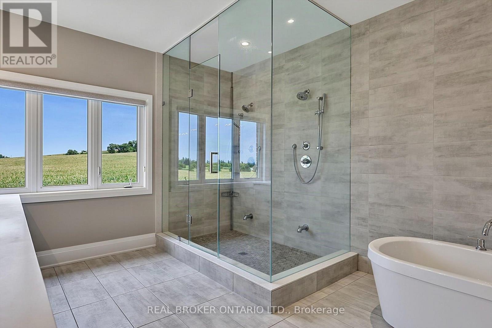 64 Manor Glen Crescent — photo 25