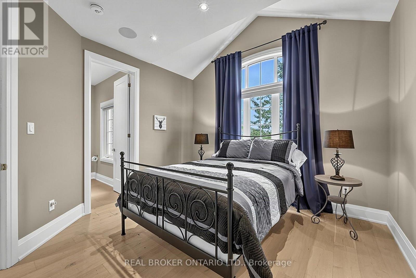 64 Manor Glen Crescent — photo 31