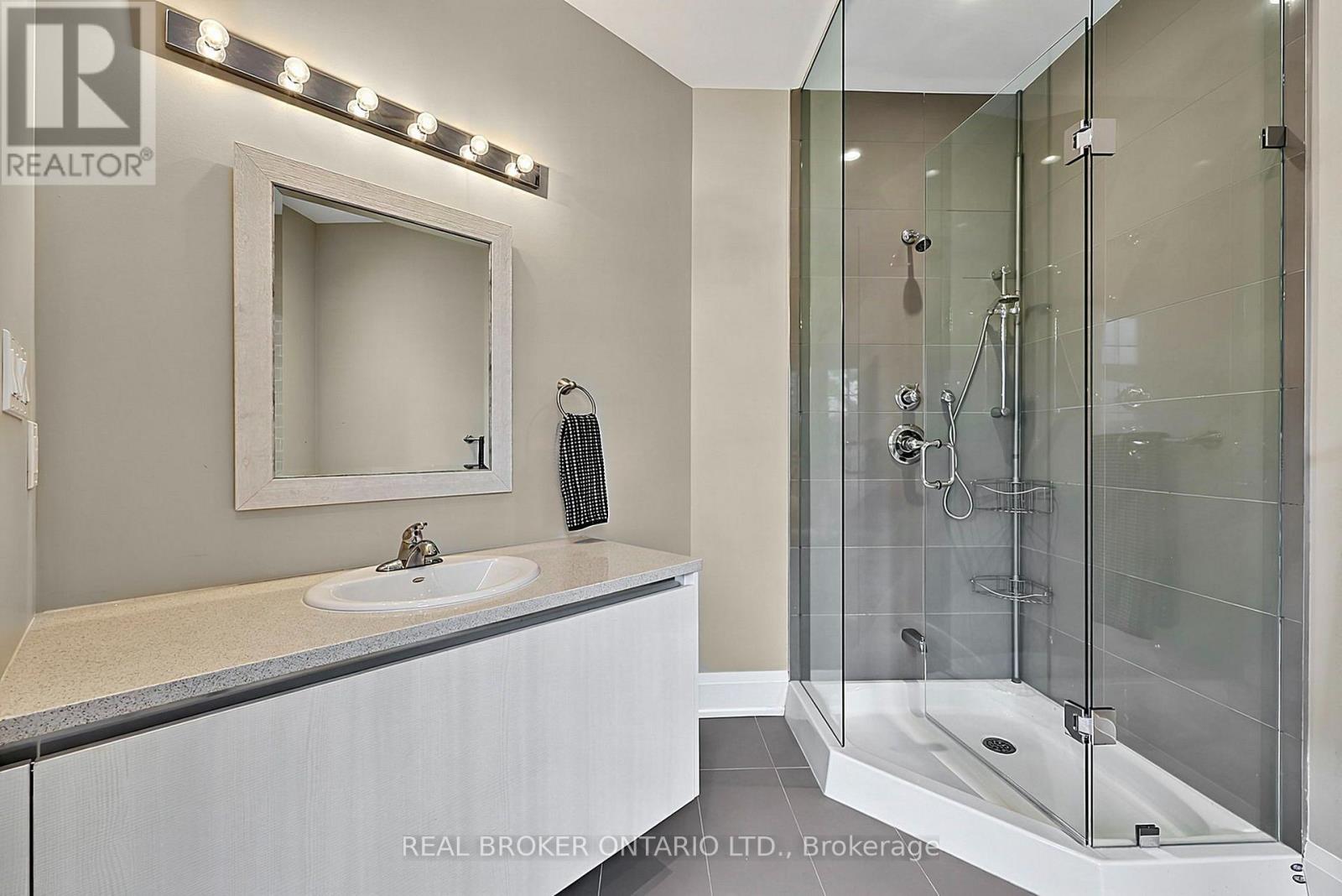 64 Manor Glen Crescent — photo 32