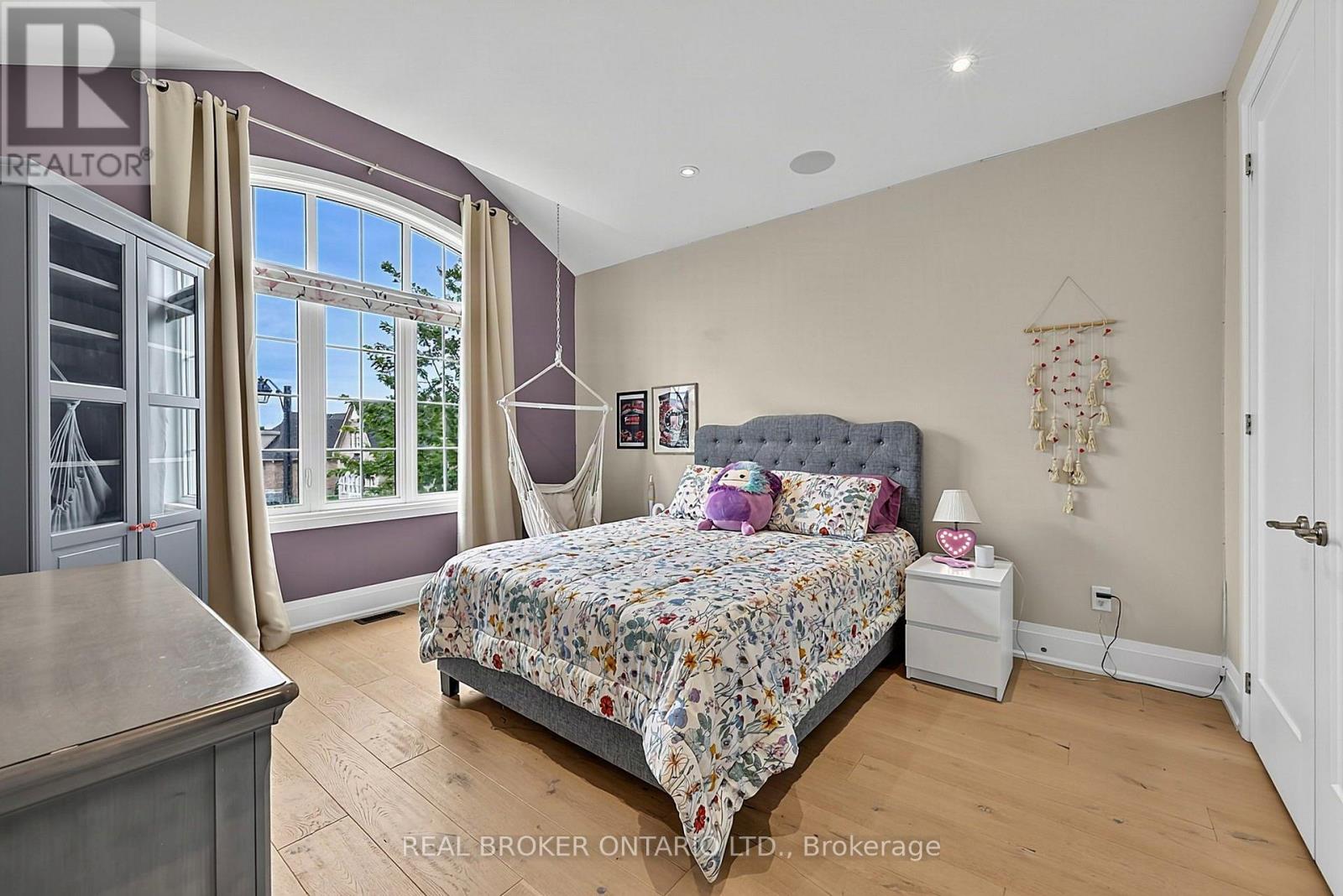 64 Manor Glen Crescent — photo 33