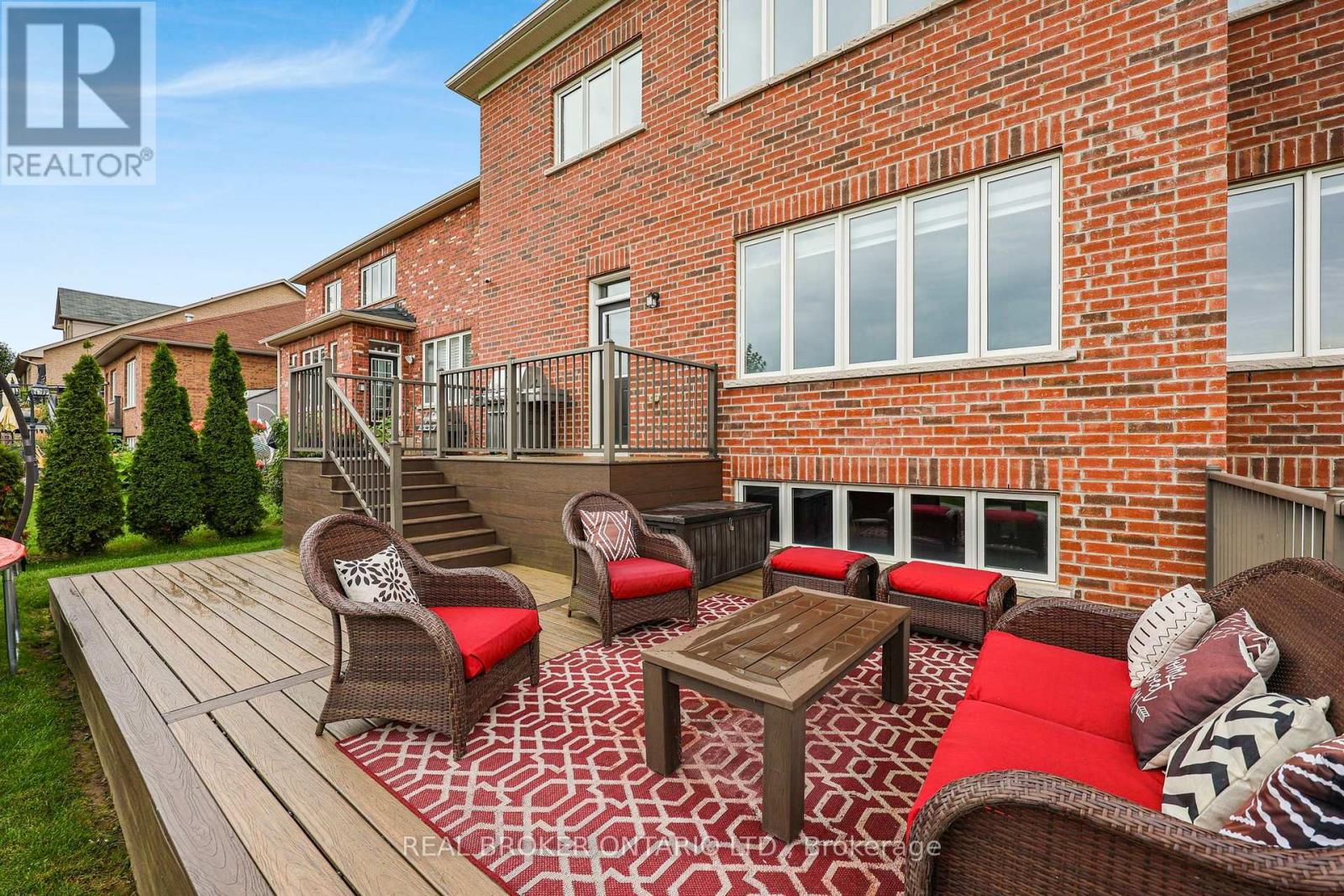 64 Manor Glen Crescent — photo 39
