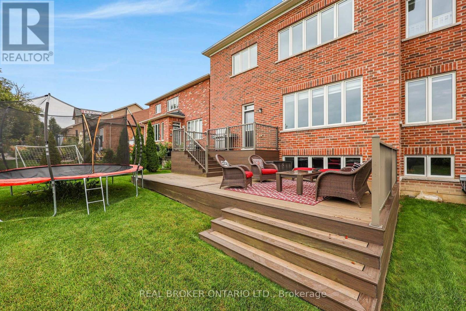64 Manor Glen Crescent — photo 40