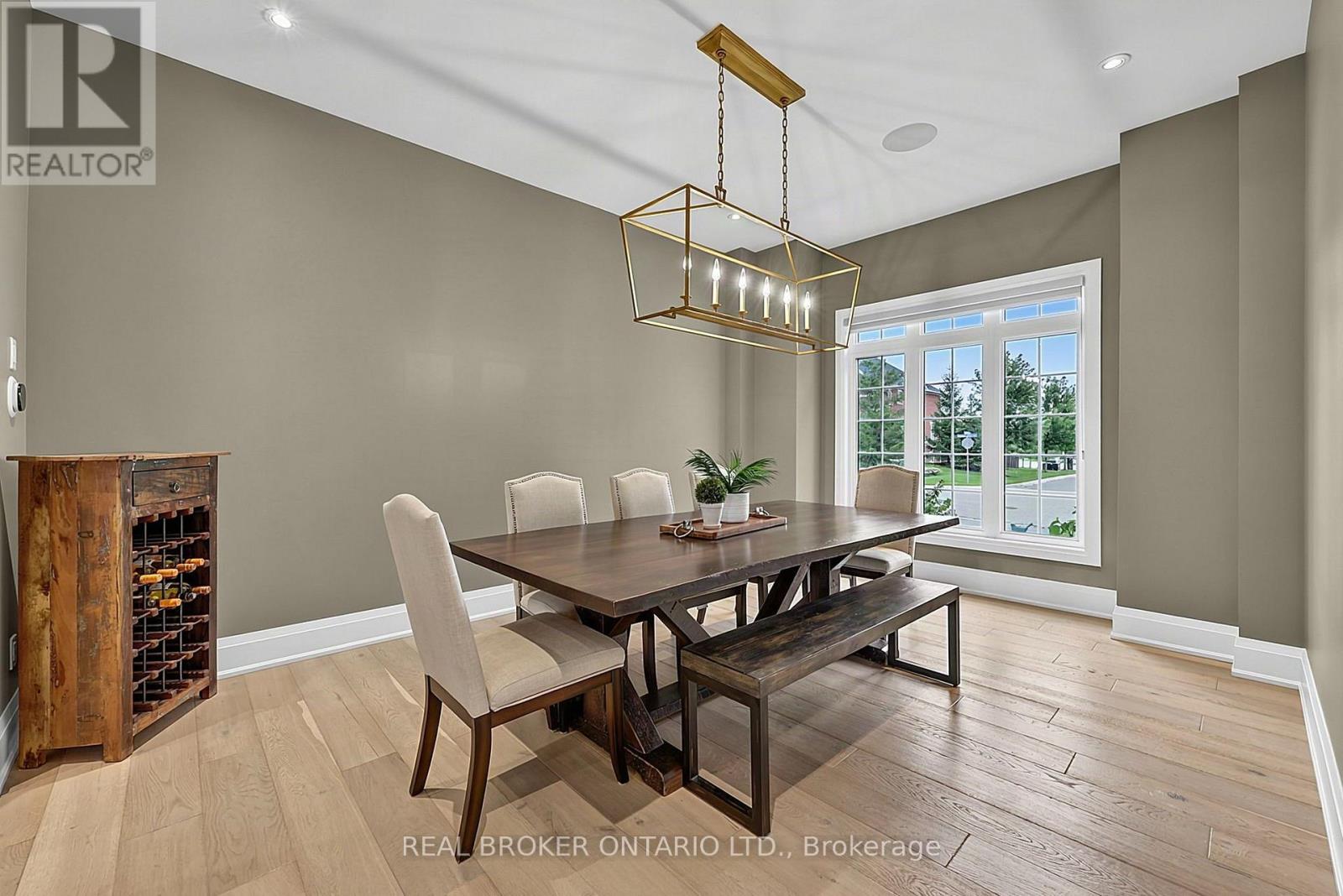64 MANOR GLEN CRESCENT, East Gwillimbury (Mt Albert) — photo 6