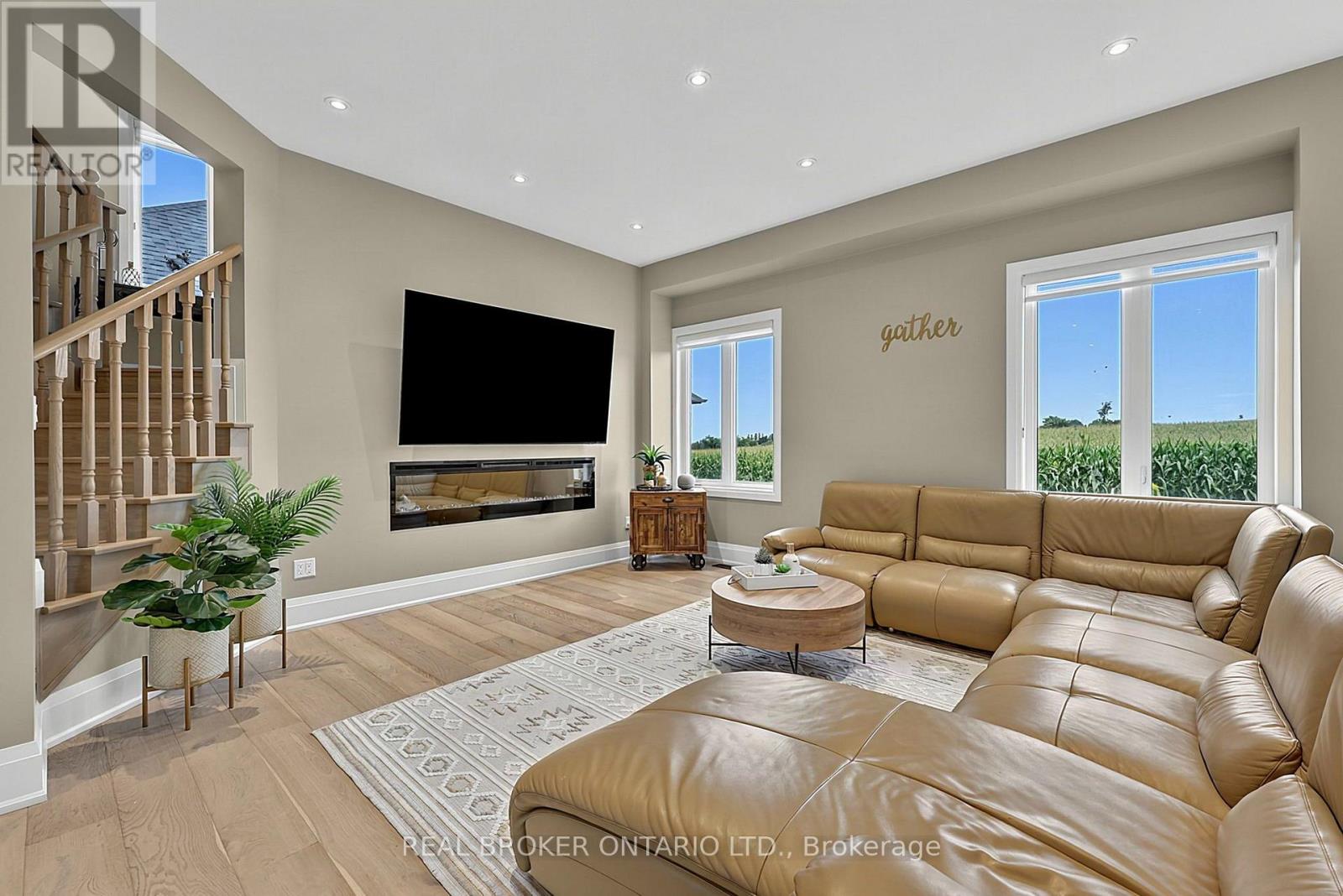 64 MANOR GLEN CRESCENT, East Gwillimbury (Mt Albert) — photo 8