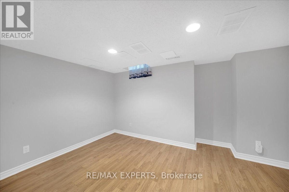 117 Pinedale Gate, Vaughan, ON photo 27