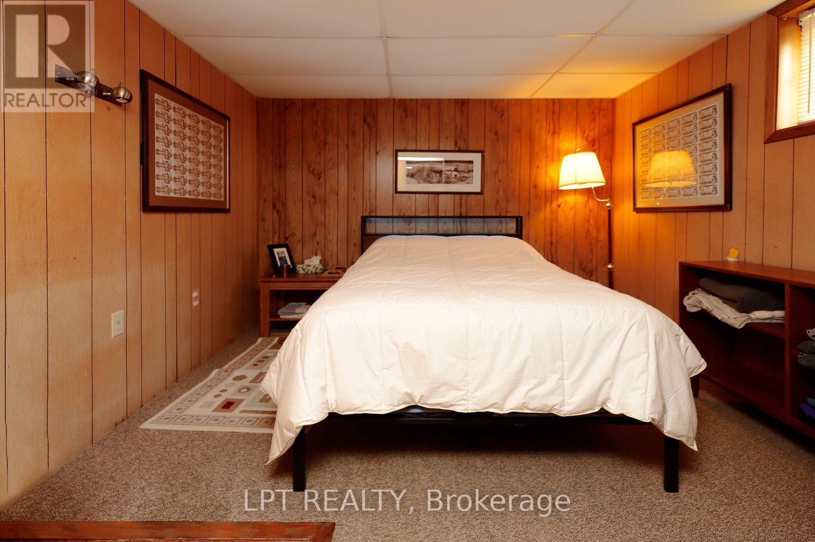 37 Mcgilvray Crescent West — photo 31