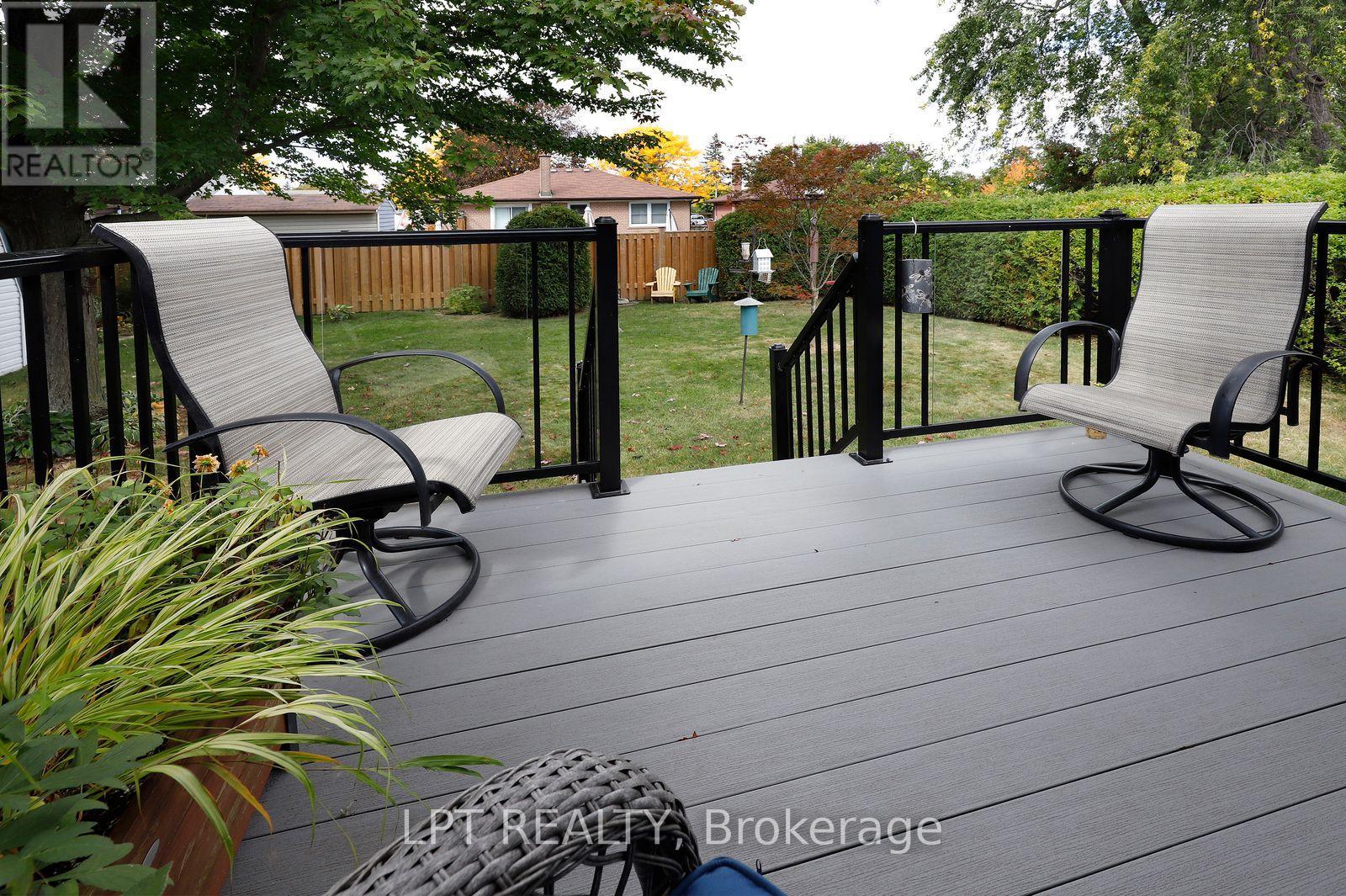 37 Mcgilvray Crescent West — photo 34