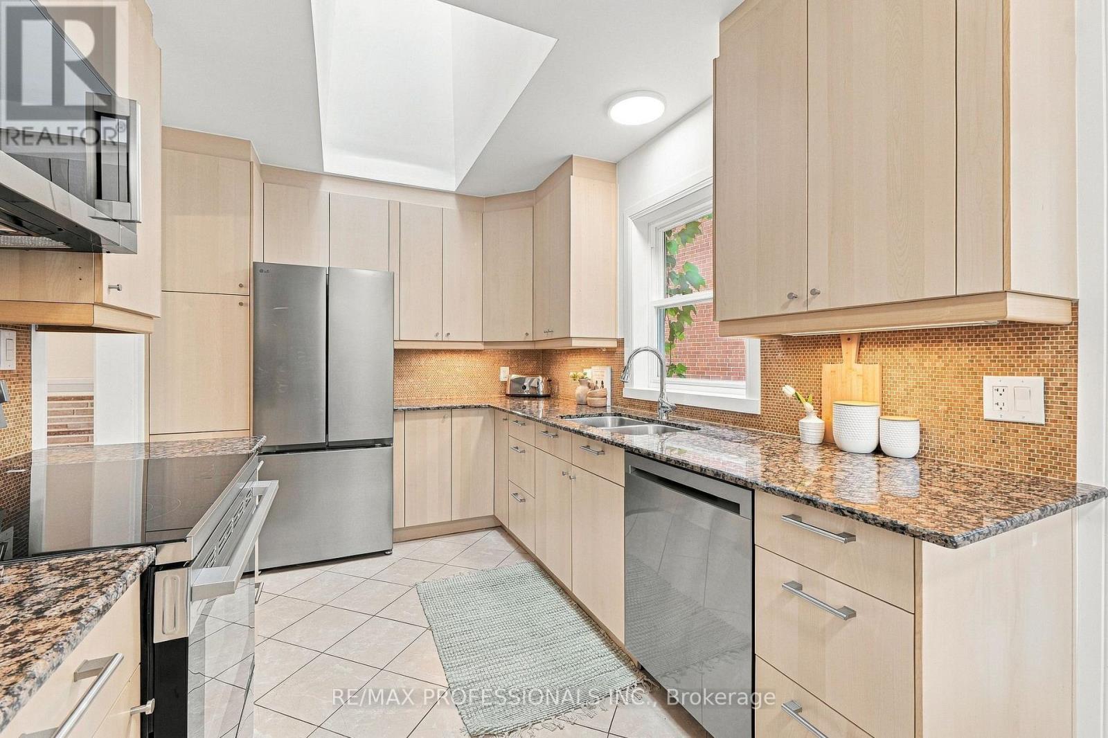 8 Northolt Court — photo 13