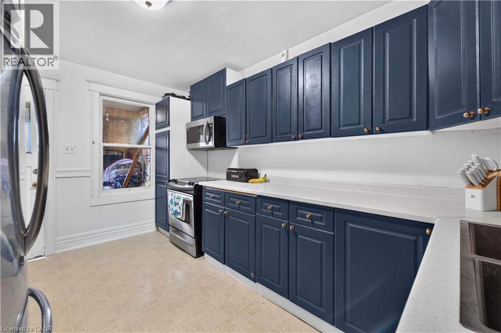 21 Cameron Avenue North — photo 16