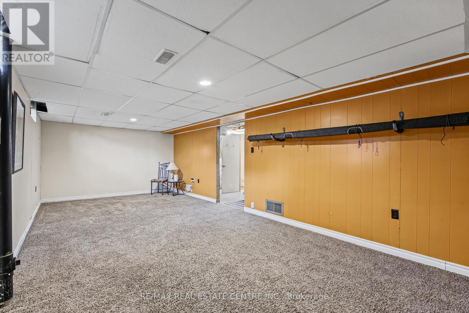 218 Montrose Street South — photo 21